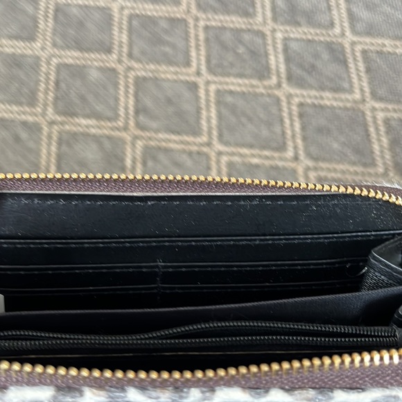 leopard print wallet with card slots and coin pouch - Picture 7 of 8